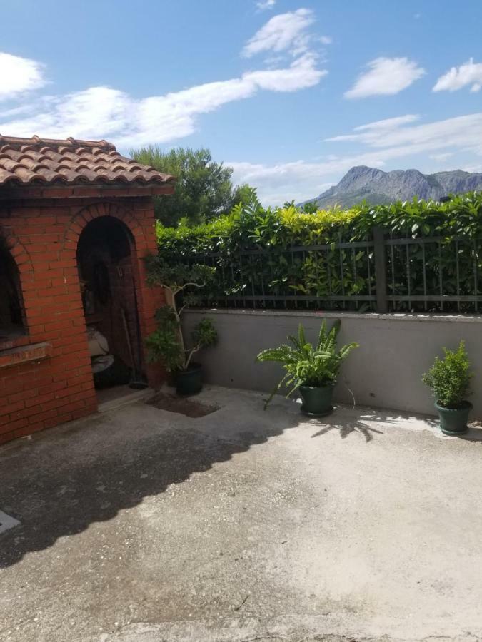Apartment Ines Omis Exterior photo